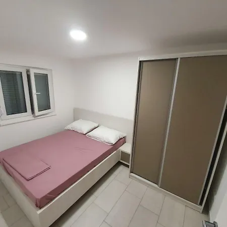 Telalovic شقة Nečujam